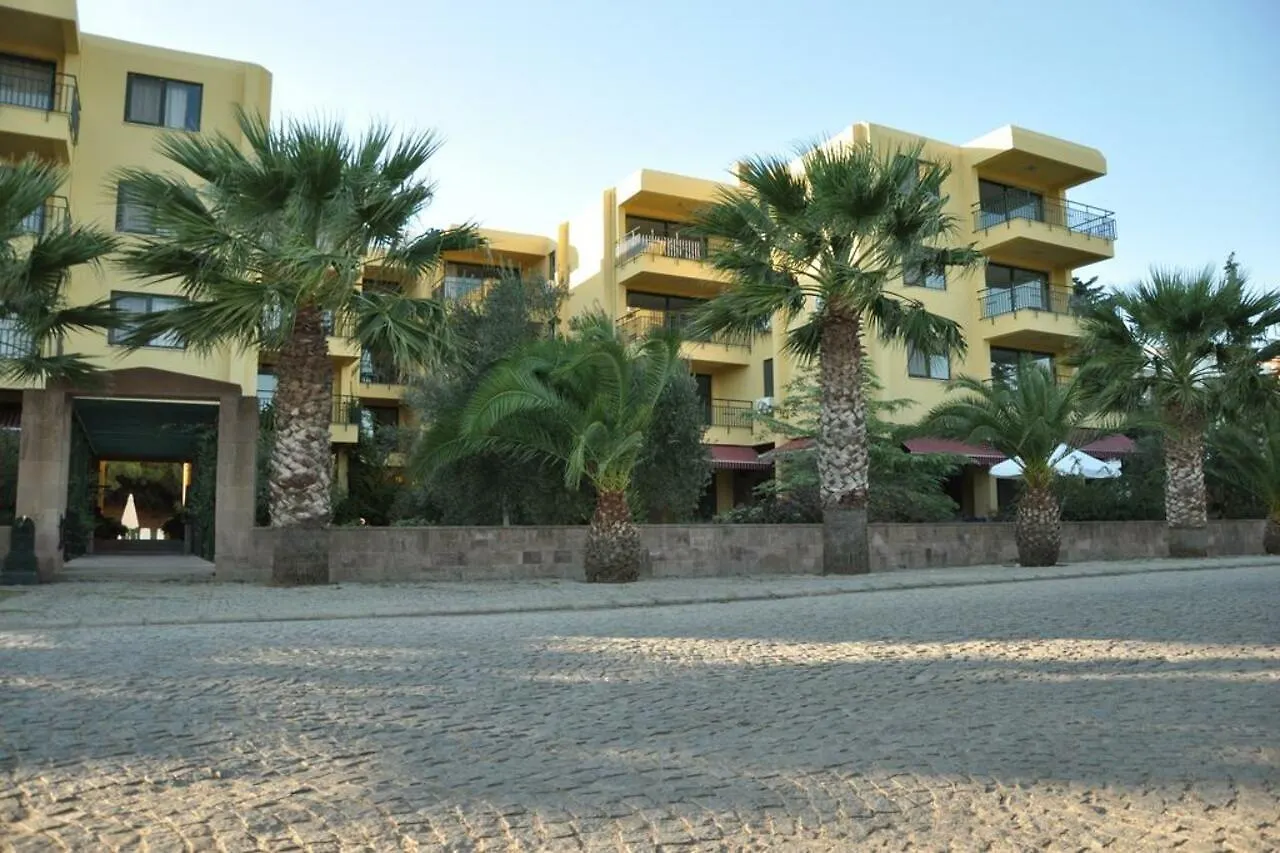 Palm Court Suites Ayvalı