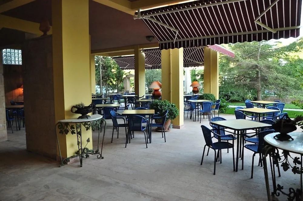 Palm Court Suites Ayvalı Bed & Breakfast