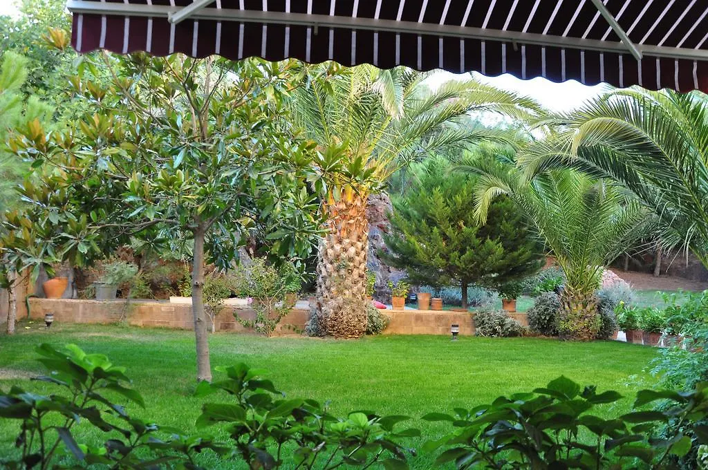 Palm Court Suites Ayvalı Bed & Breakfast
