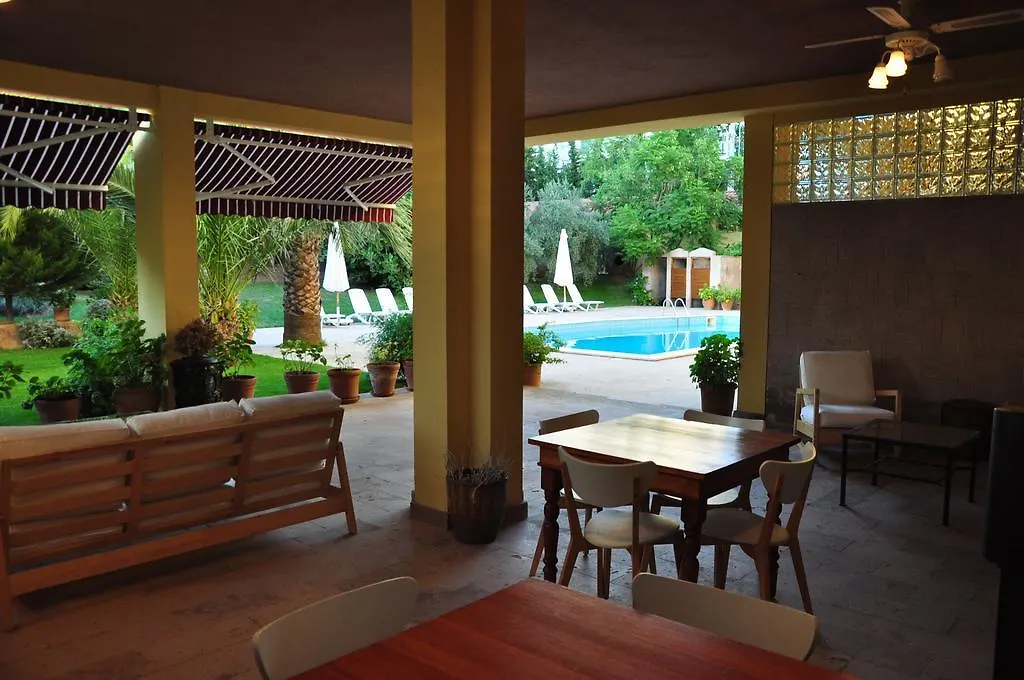 Bed & Breakfast Palm Court Suites Ayvalik