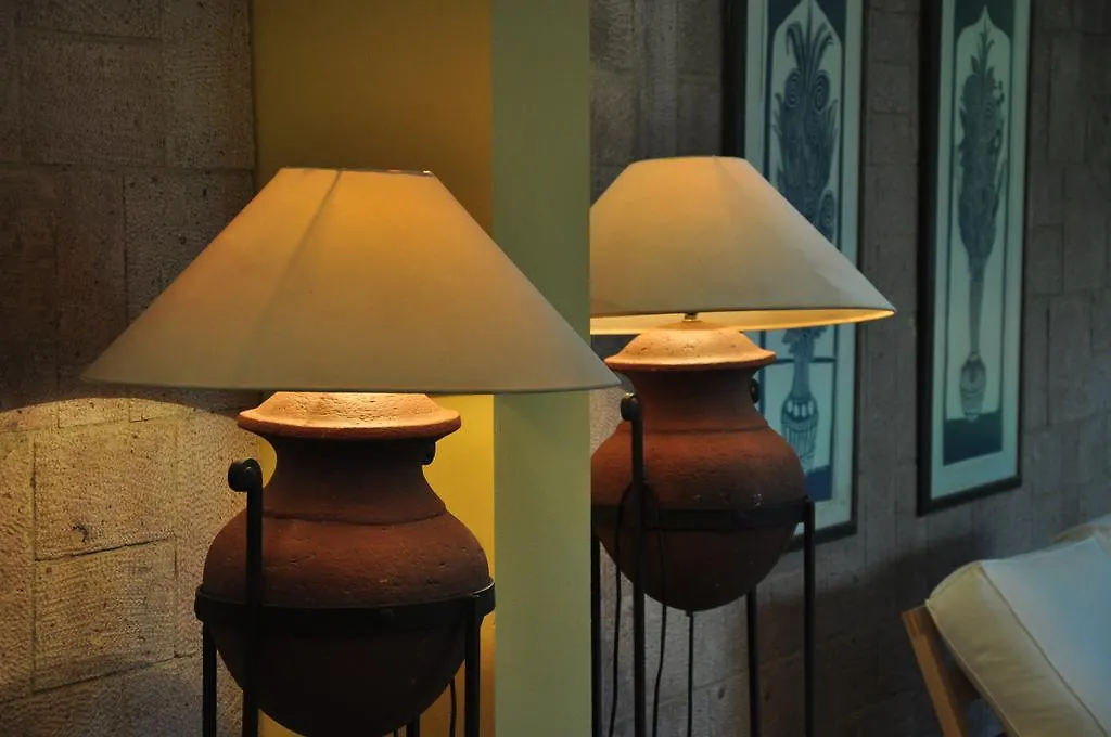 Bed & Breakfast Palm Court Suites Ayvalı