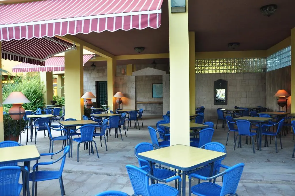 Palm Court Suites Ayvalı Bed & Breakfast