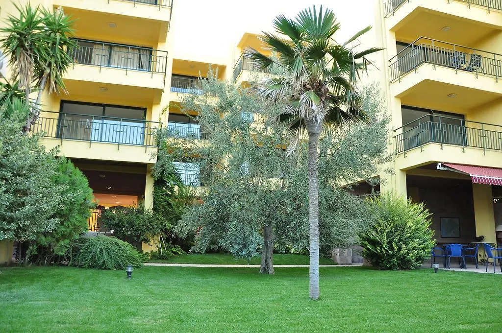 Palm Court Suites Ayvalı Bed & Breakfast